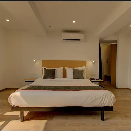 Shagun Hotel วาโดดารา ภายนอก รูปภาพ